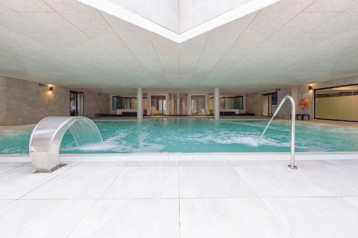 Piscine intérieure