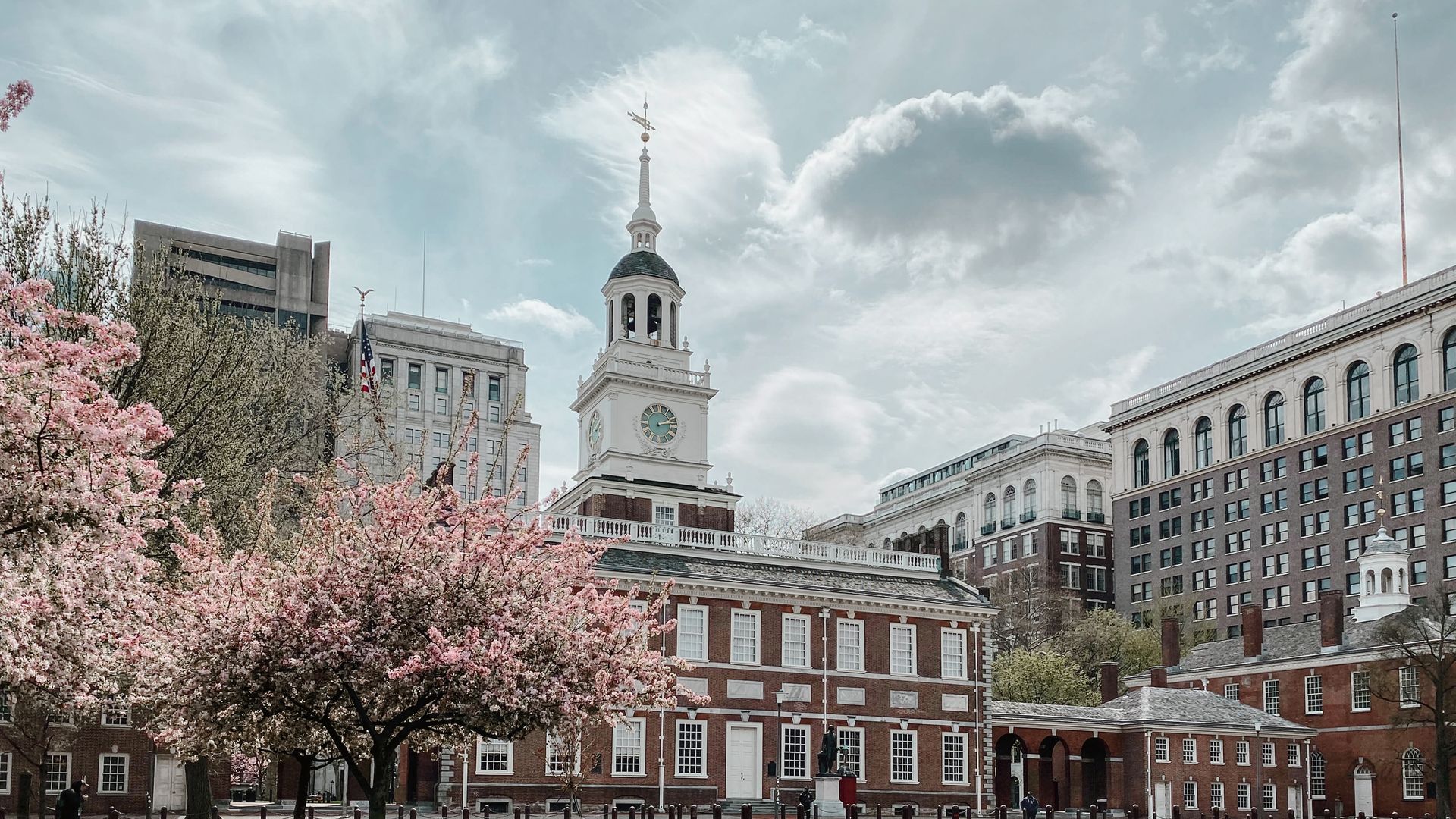 Die Independence Hall gehört zusammen mit der Liberty Bell zu den Wahrzeichen von Philadelphia.