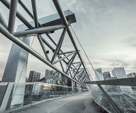  La métropole palpitante allie touche urbaine moderne à proximité avec la nature.