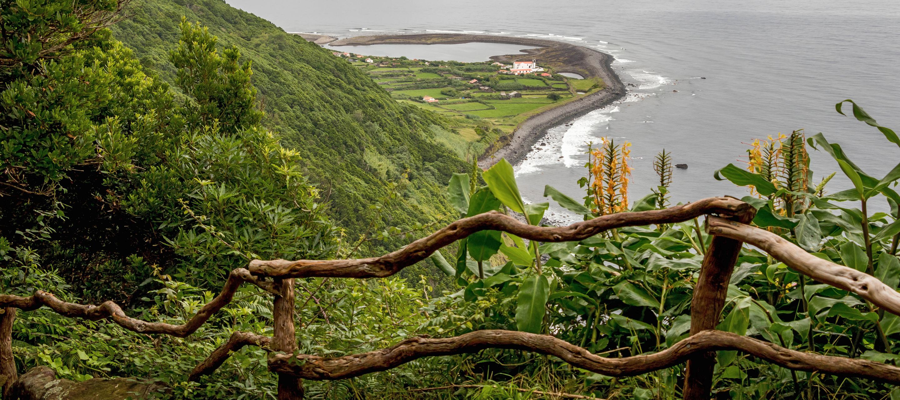 Die Insel der Fajãs