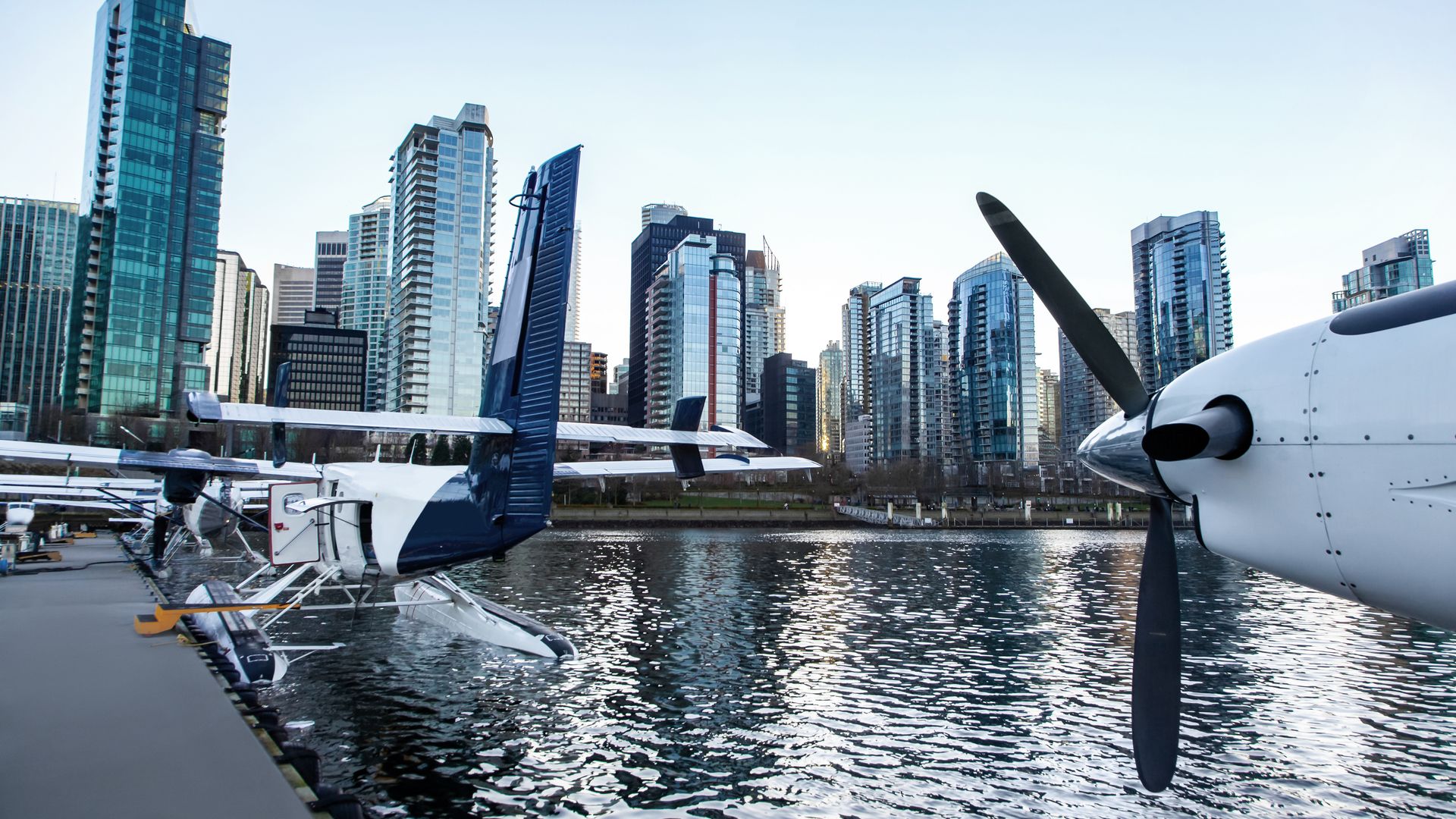 Von hier aus geht es los mit dem Wasserflugzeug nach Victoria.