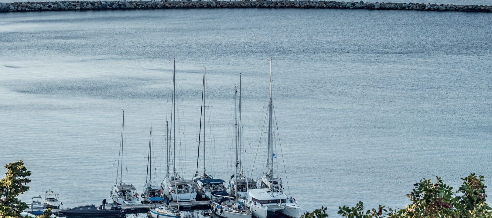 Die Marina von Arkos – Treffpunkt der Segelboote