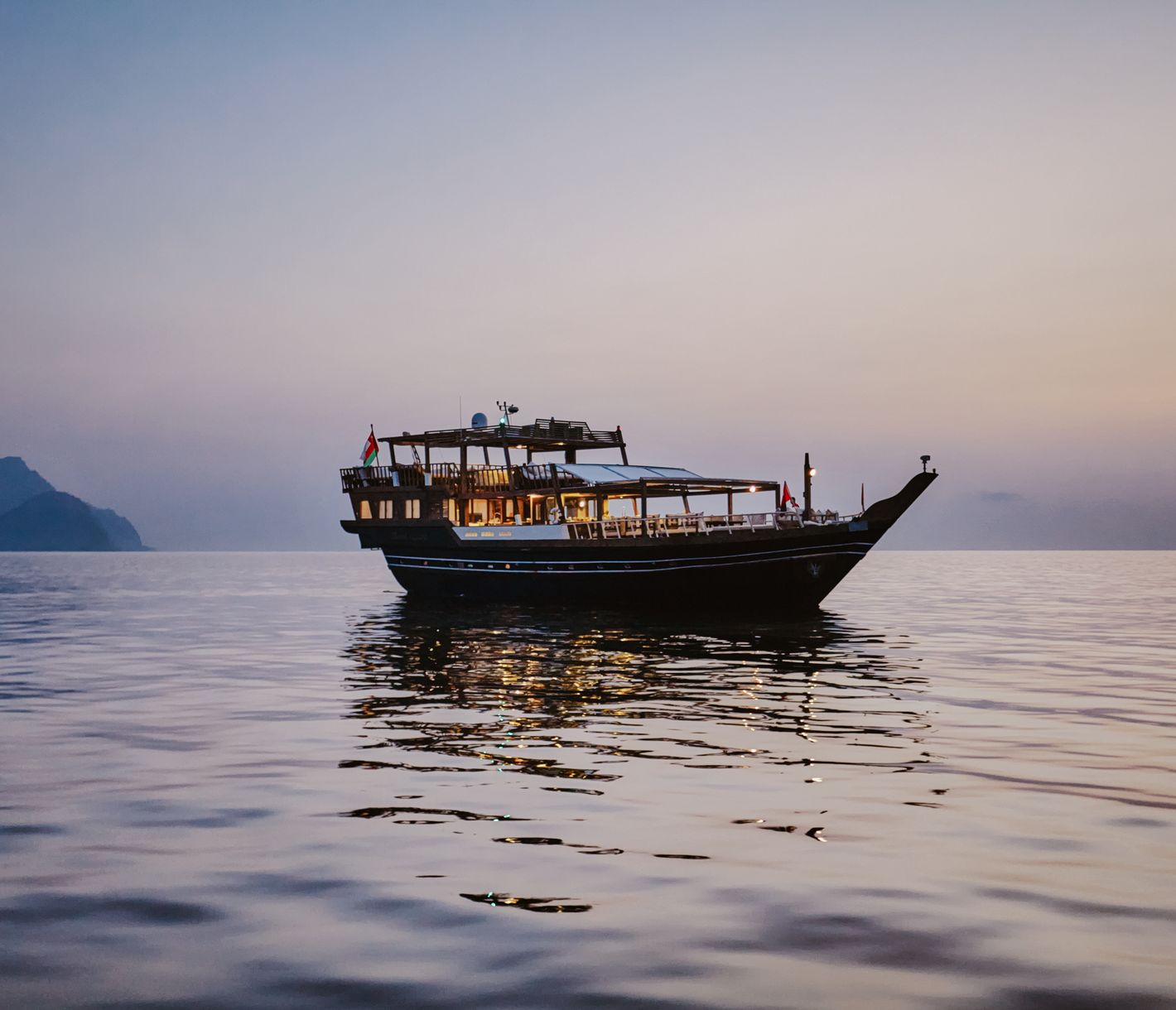 Explorez les fjords de Musandam à bord d’une dhow traditionnelle – magique!