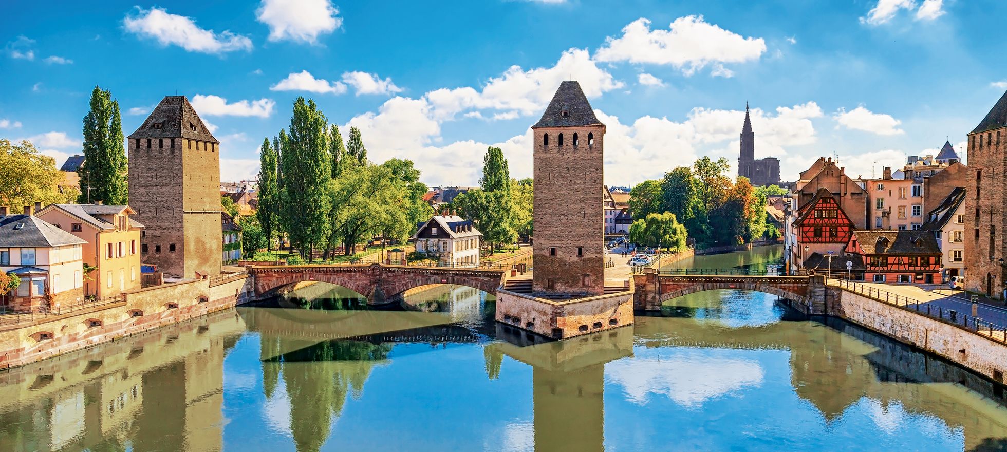 Vue sur les Ponts Couverts à Strasbourg.