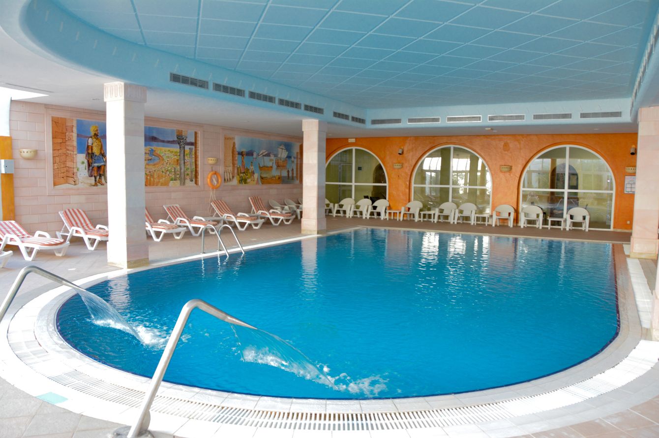 Piscine intérieure