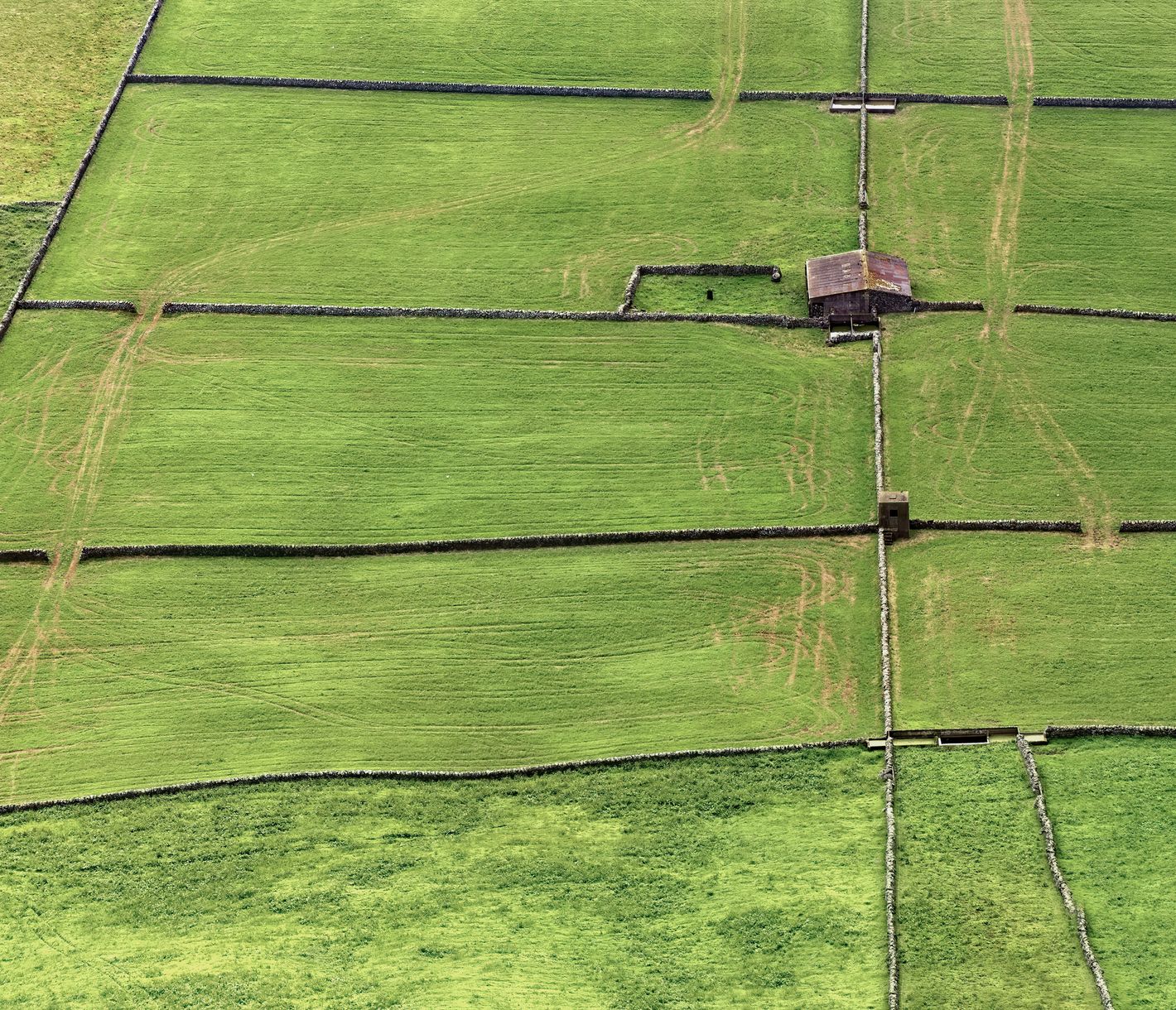 Aussichtspunkt vom Kraterrand am Serra do Cume auf der Azoren-Insel Terceira