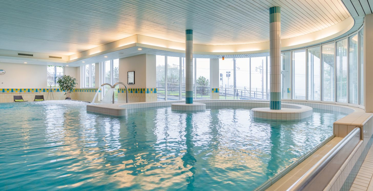 Piscine intérieure