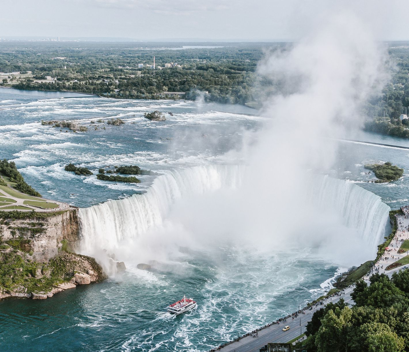 Das Weltwunder Niagarafälle hautnah erleben.