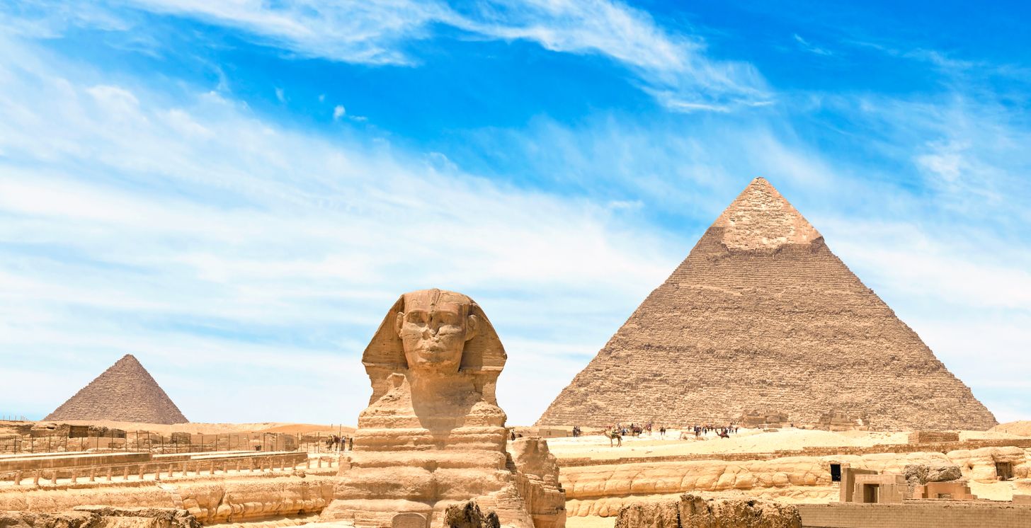 Pyramiden und Sphinx von Gizeh