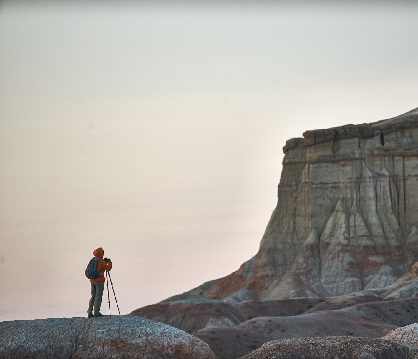 Das Hochplateau Tsagaan Suvarga verblüfft je nach Tageszeit mit einem abwechslungsreichen Farbspiel.