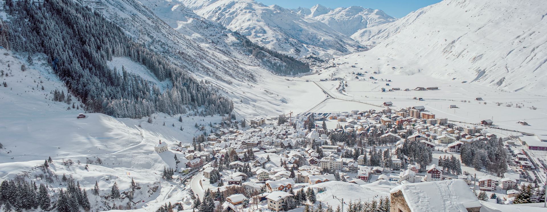 Blick auf Andermatt im Winter