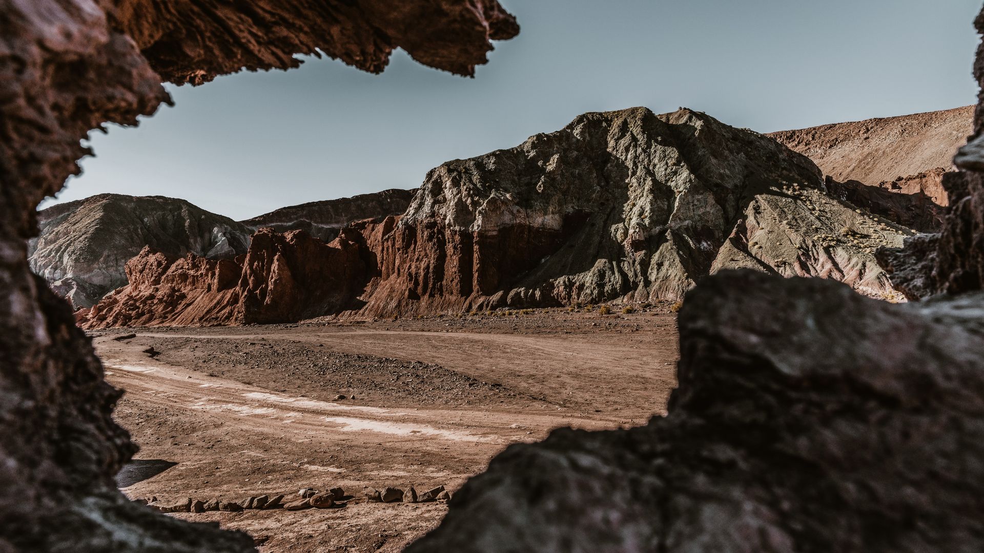 Seinen Namen trägt das Tal des Regenbogens wegen der farbenfrohen Hügel, die es umgeben