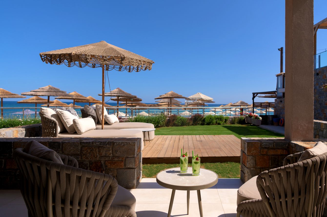 Suite White Pearl Beachfront