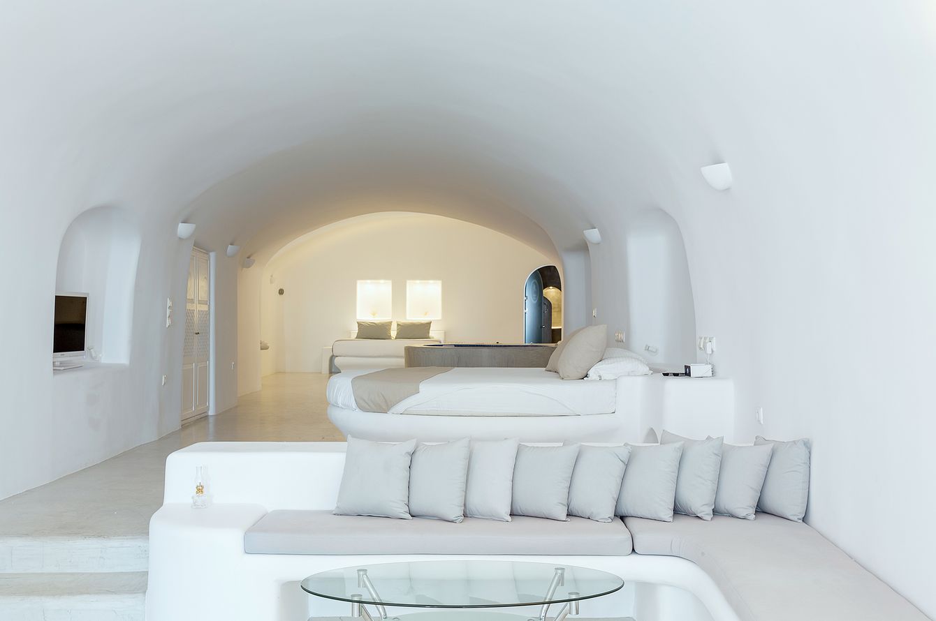 Deluxe Plunge Pool & Indoor Jacuzzi Suite
