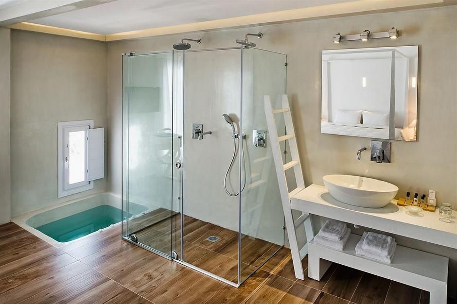 Honeymoon Suite
