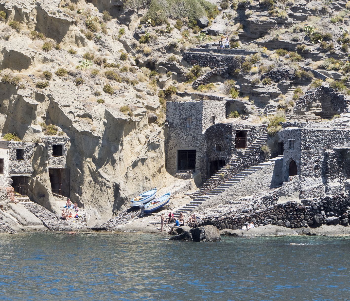 Die verlassene Küstensiedlung von Pollara, Salina