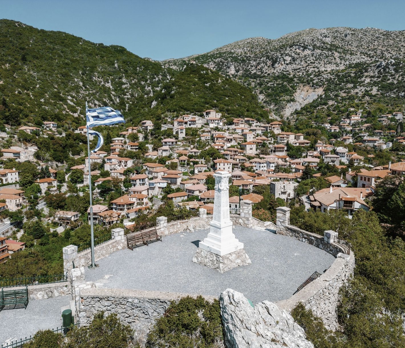 Blick auf Stemnitsa, das Bergdorf im Herzen des Peloponnes