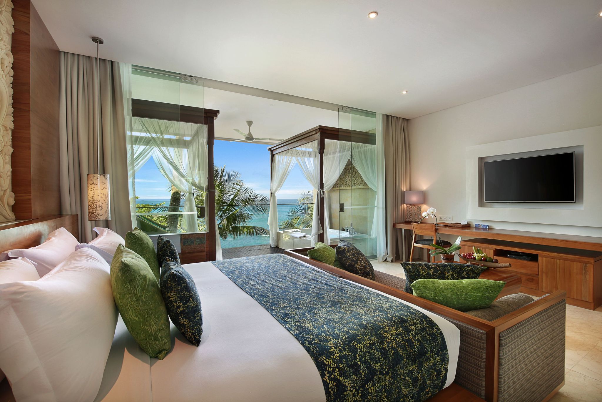 Luxury Ocean View Suite