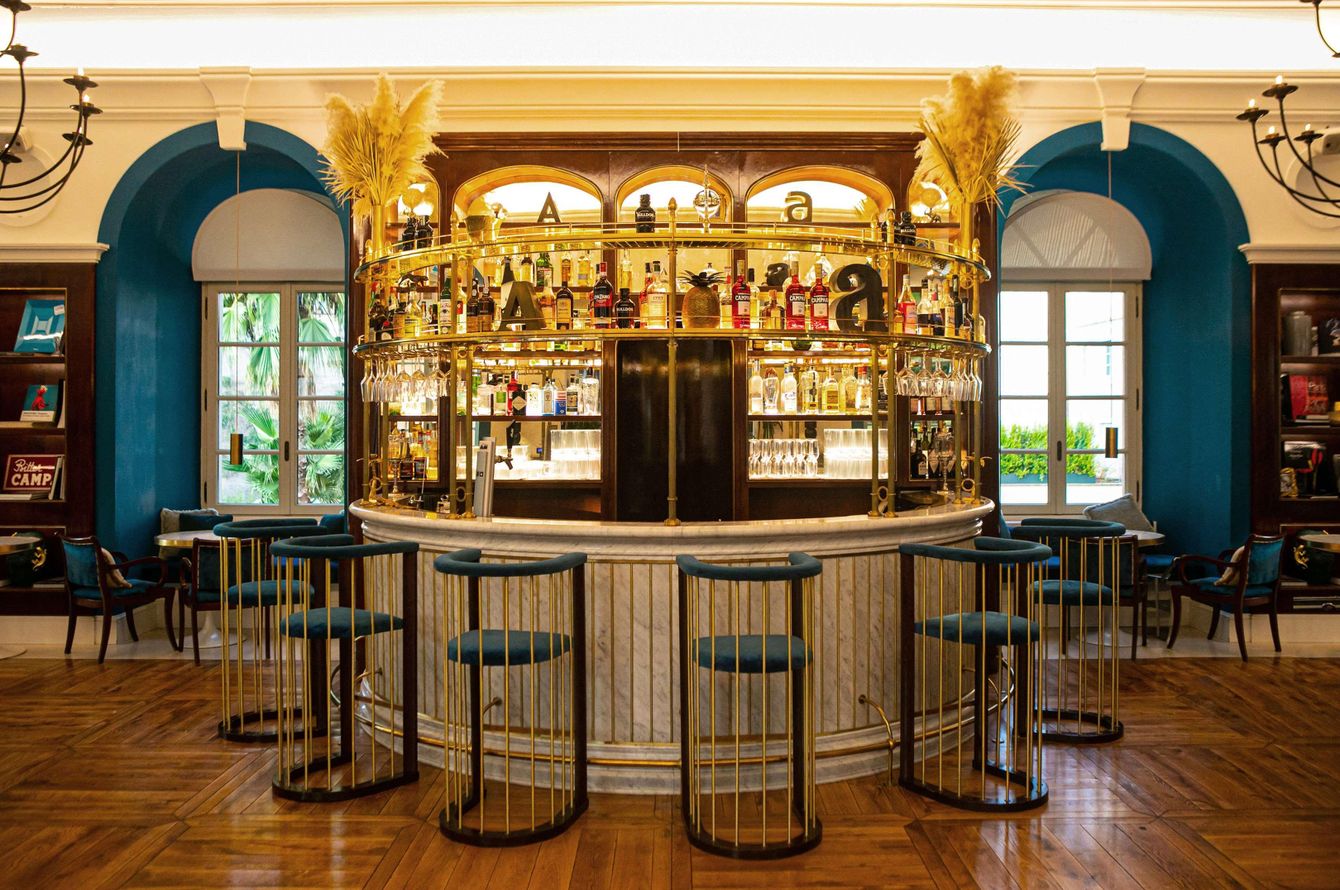 Bar