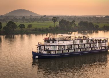 Die Jayavarman im warmen, goldenen Licht