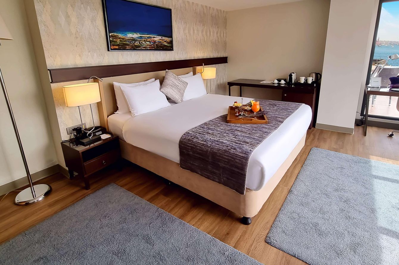 Corner Suite