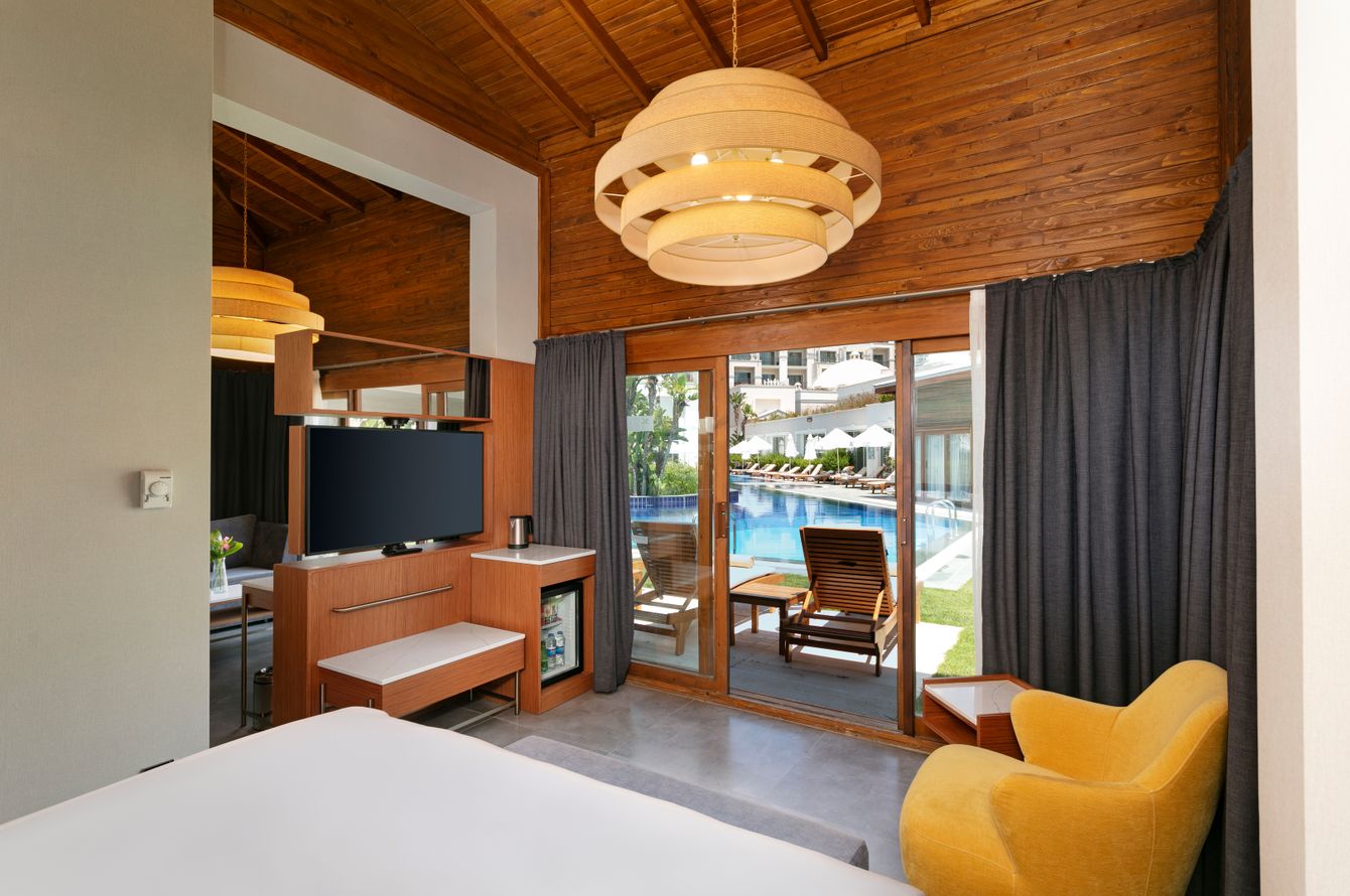 Bali House Swim-Up
