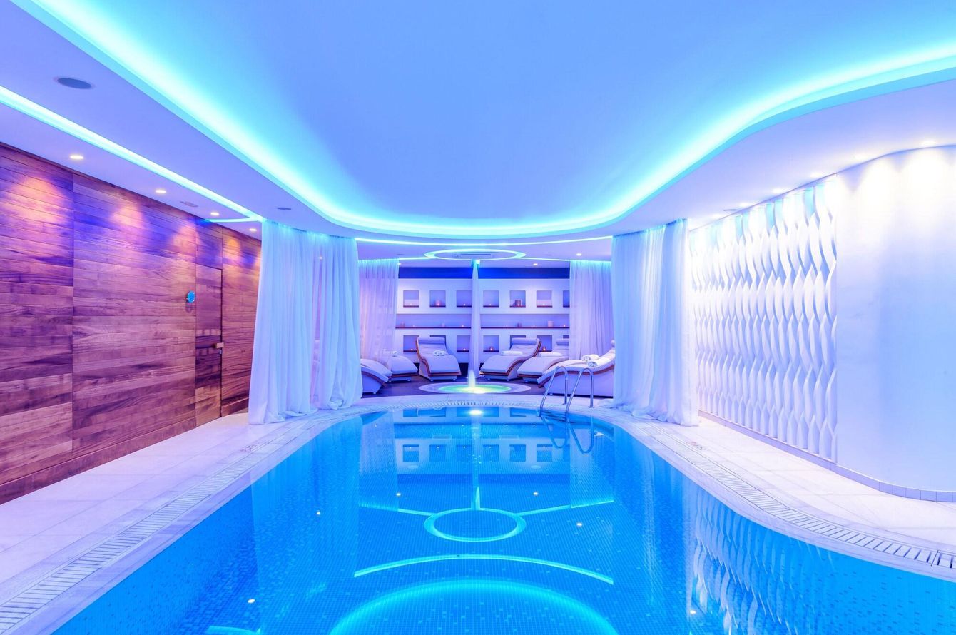 Piscine intérieure