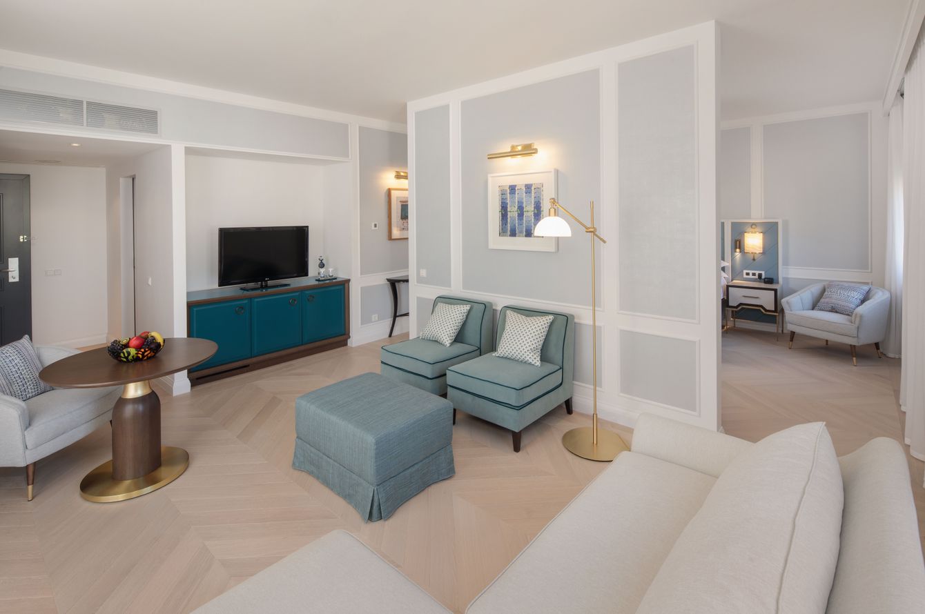 Deluxe Suite