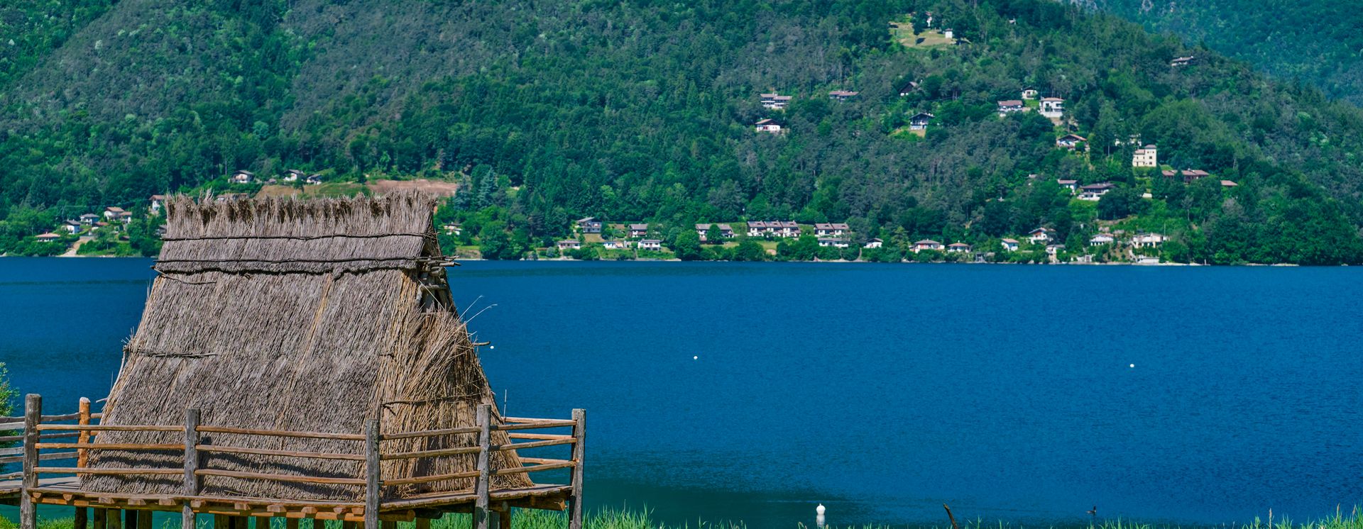 Maisons préhistoriques sur pilotis