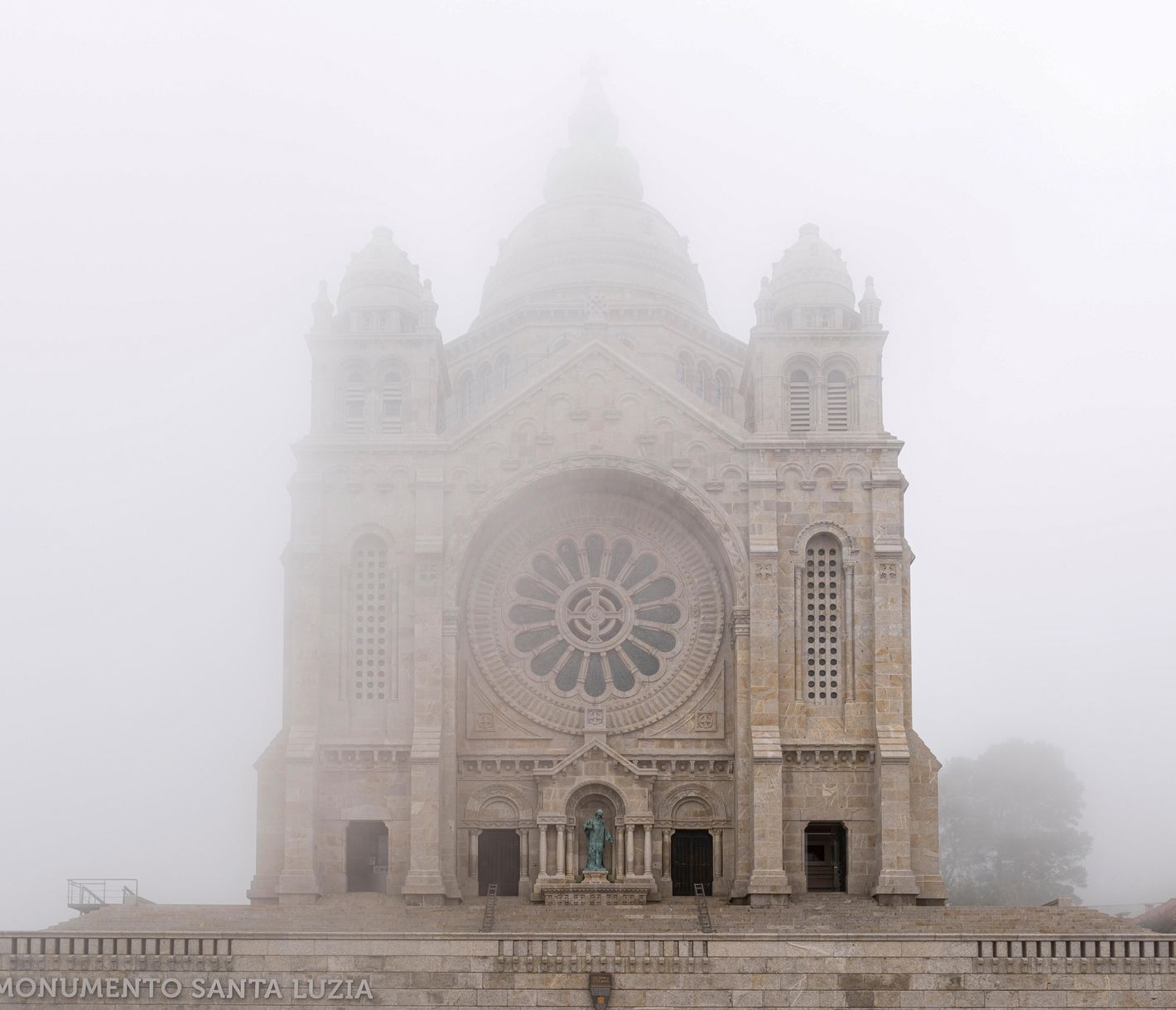 Santuário de Santa Luzia in Viana do Castelo