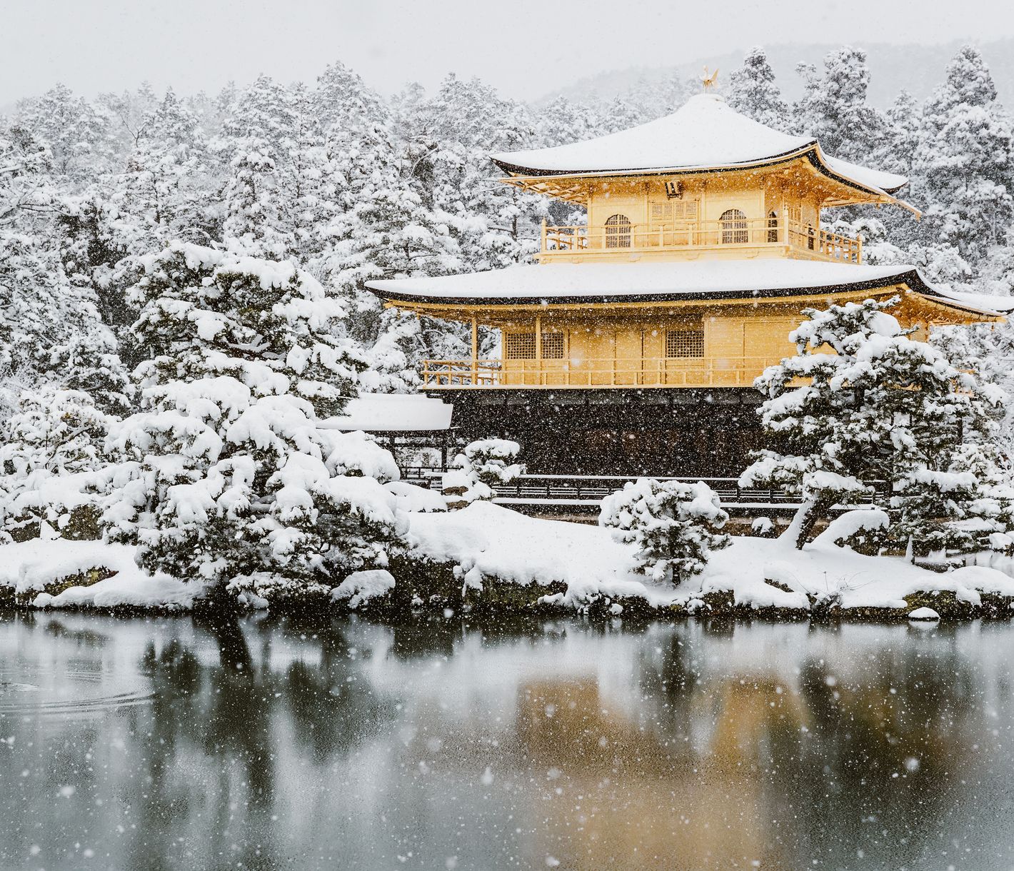 Der goldene Pavillon Kinkaku-ji