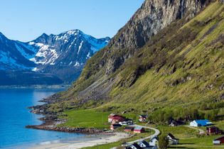 Strand von Grøtfjord