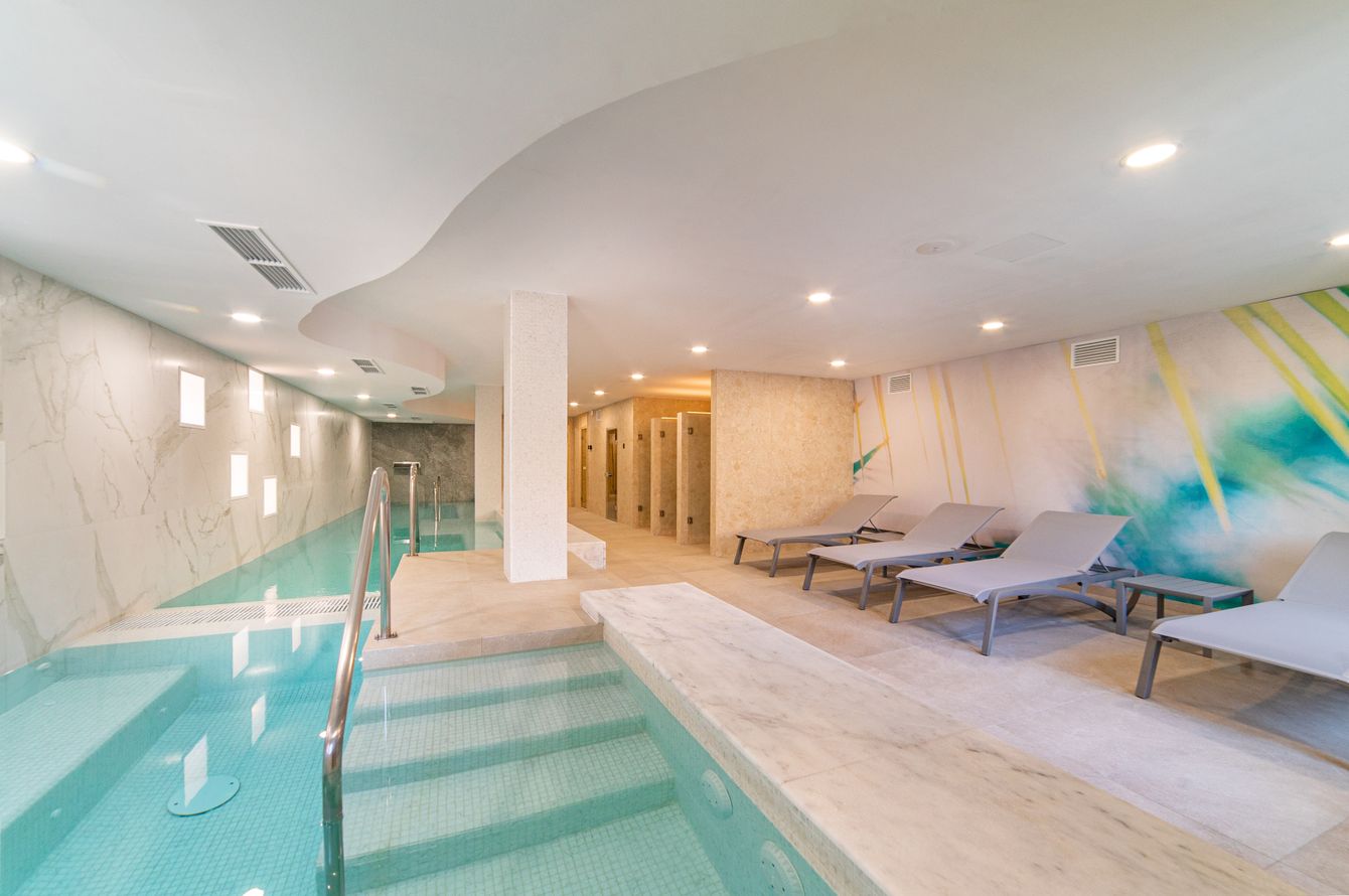 Piscine intérieure