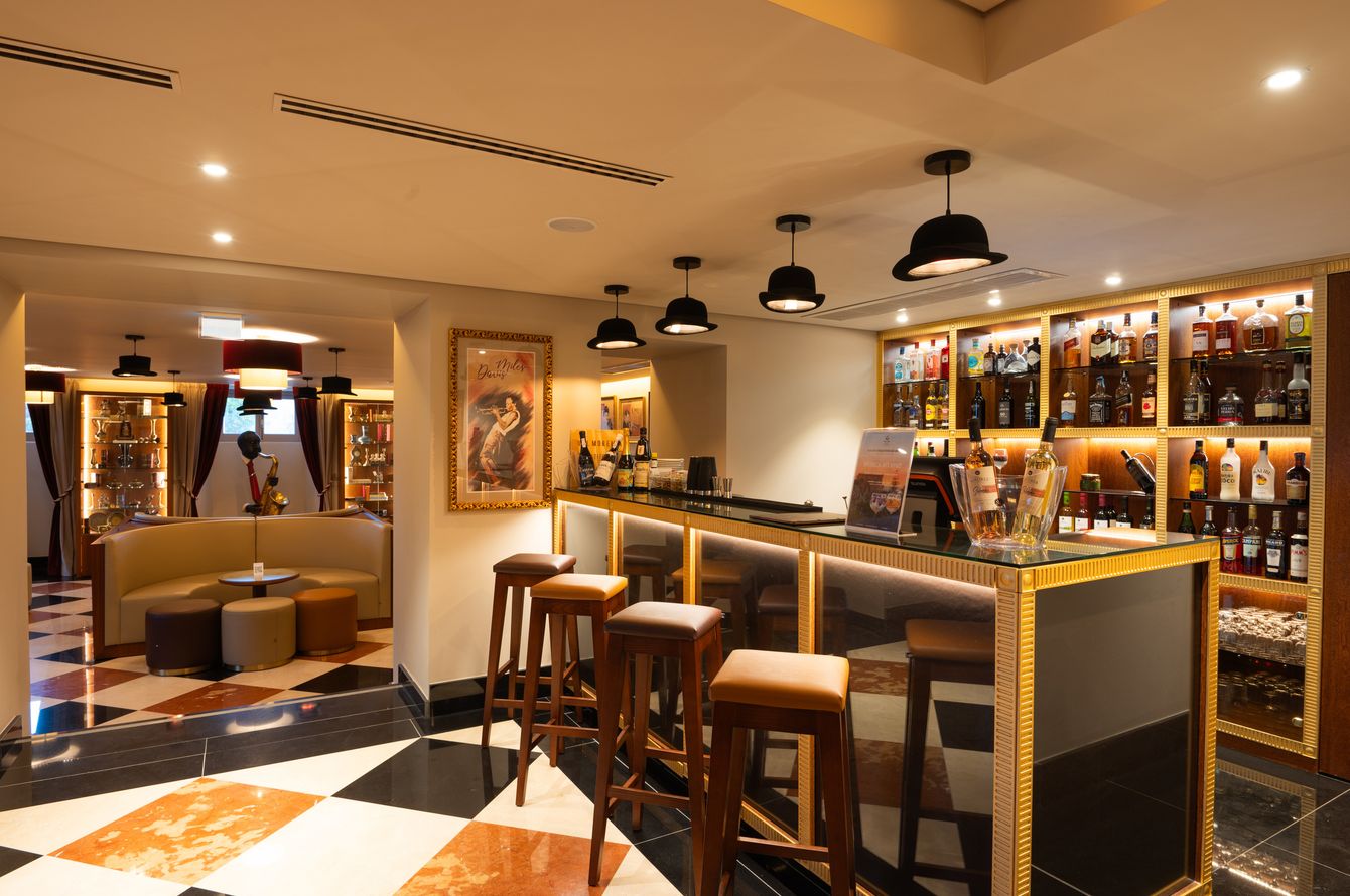 Bar