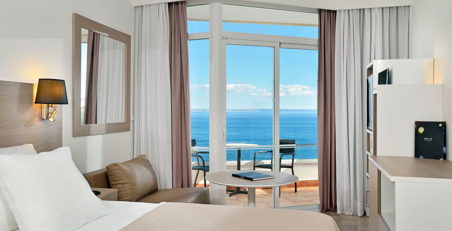 Chambre double vue mer latérale
