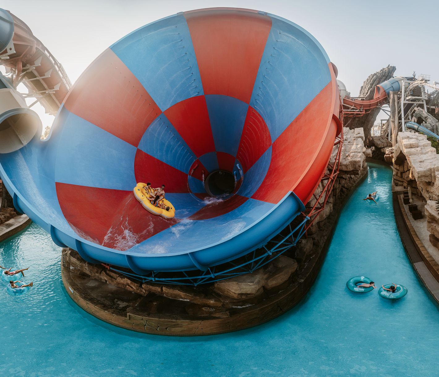 Yas Waterworld – Wasserabenteuer in der Wüstenoase