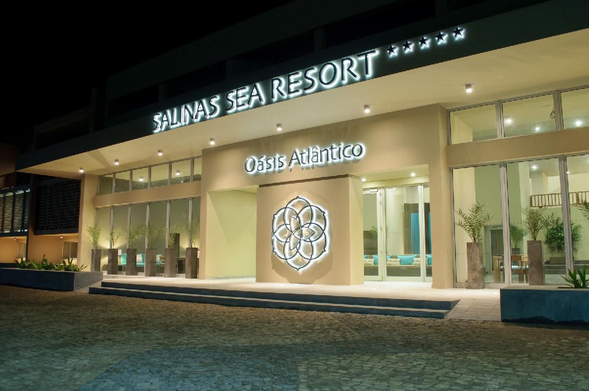 Oasis Salinas Sea