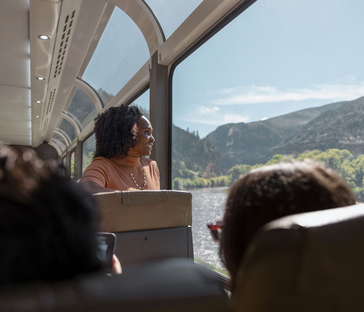 Die Fahrt mit dem Rocky Mountaineer ist äusserst kurzweilig.