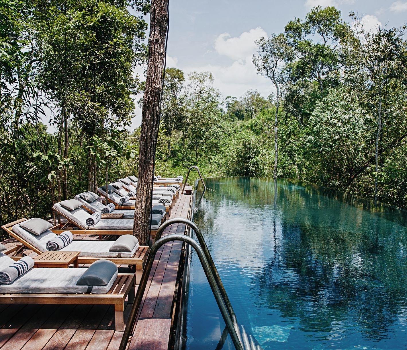 Der Pool liegt oberhalb des Hauptwasserfalles und ist Ort purer Entspannung.