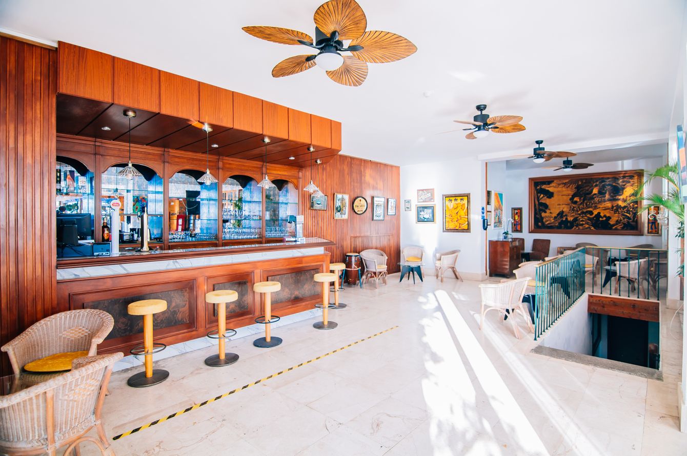 Bar
