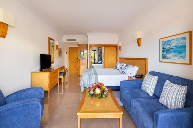 Chambre double vue piscine