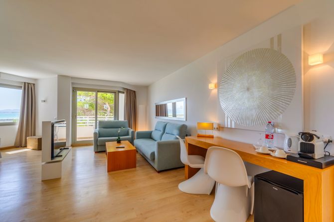 Junior Suite mit seitlicher Meersicht