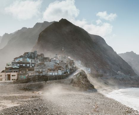 Das Städtchen Ribeira Grande auf Santo Antão trotzt den teils rauen Bedingungen.