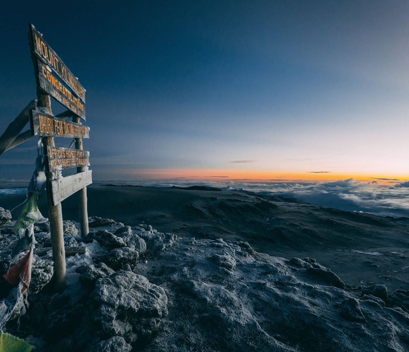 Uhuru Peak, mit 5895 m der höchste Gipfel des Kilimandscharo-Massivs.