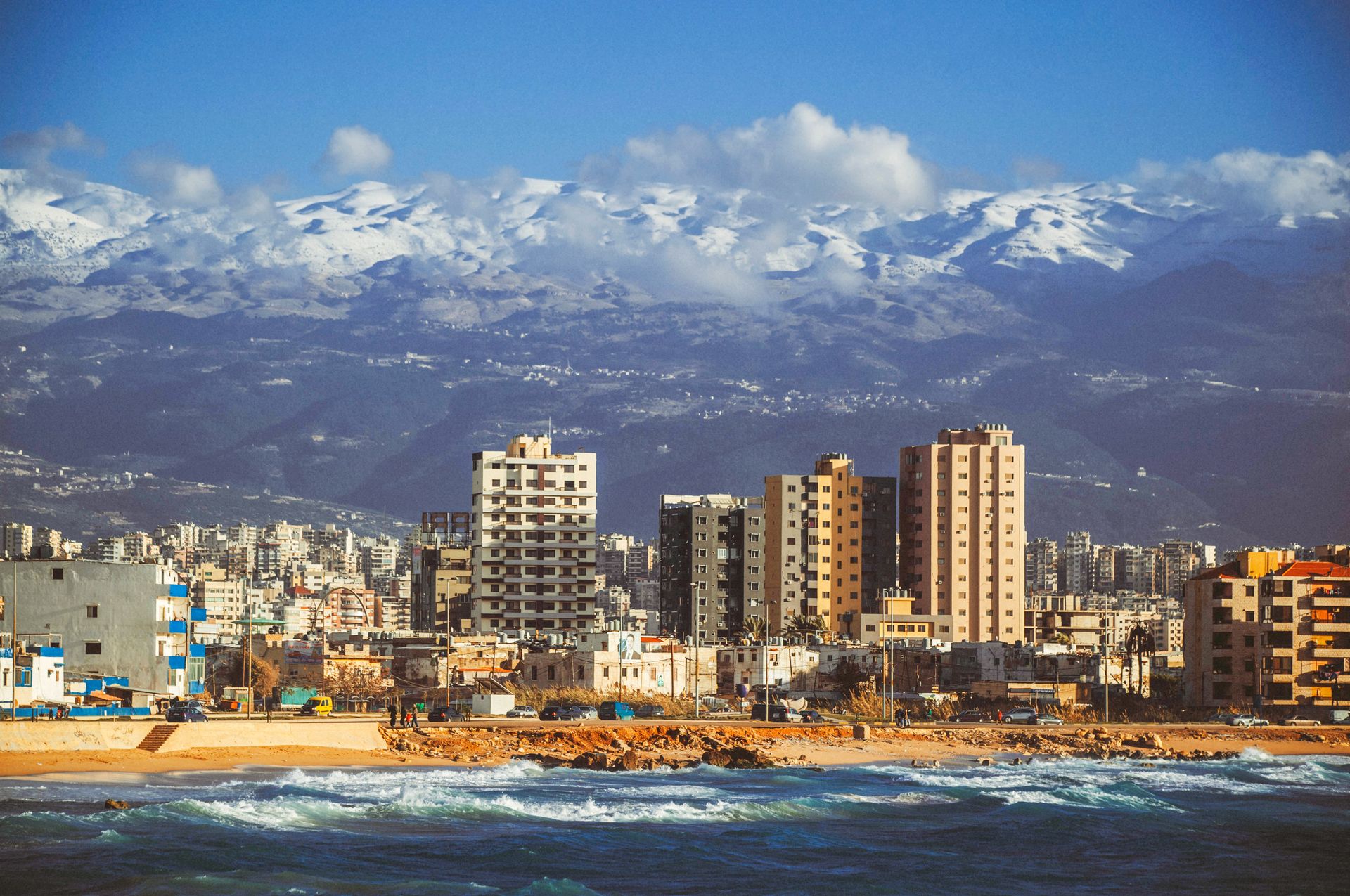 Tripoli avec les monts du Liban en arrière-plan