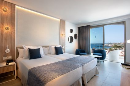 Doppelzimmer seitliche Meersicht