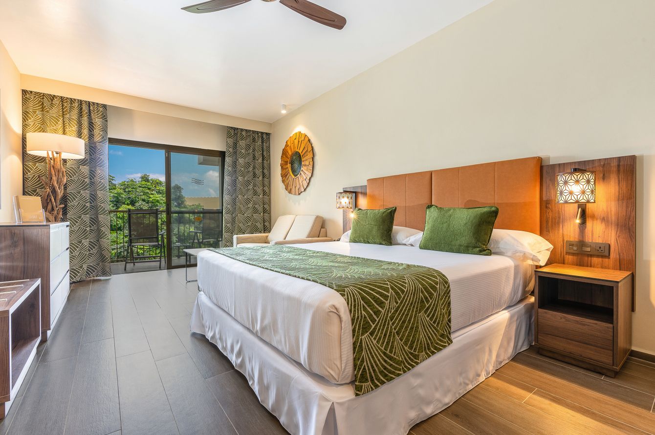 Suite Junior Courtyard View