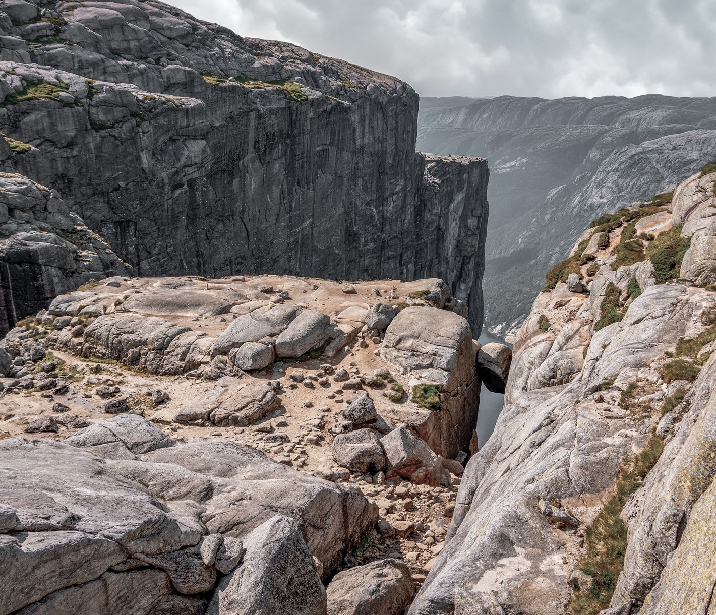 Der Fels zwischen den Felsen