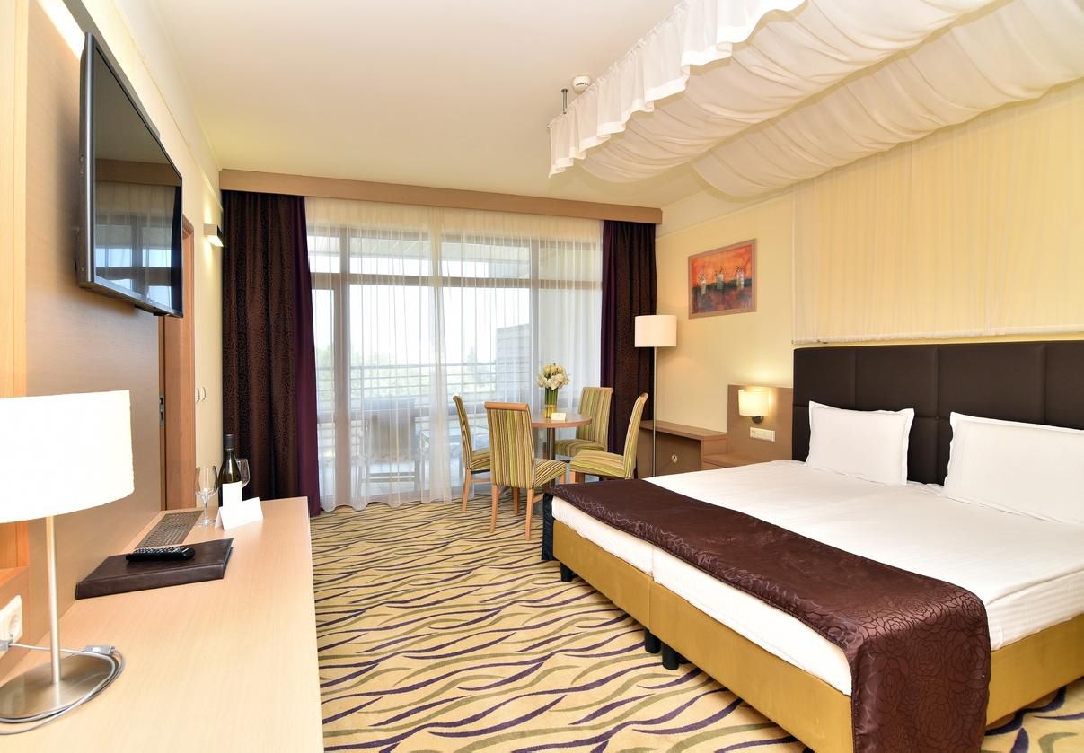 Corner Suite