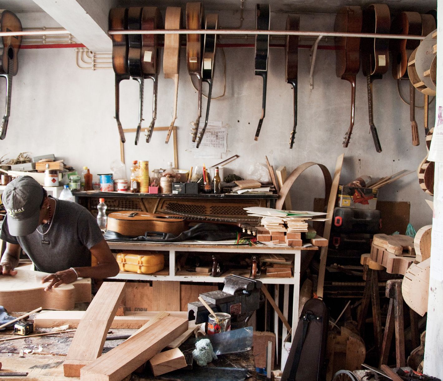 Der Bau von Gitarren ist auf São Vicente auch heute noch Handarbeit.
